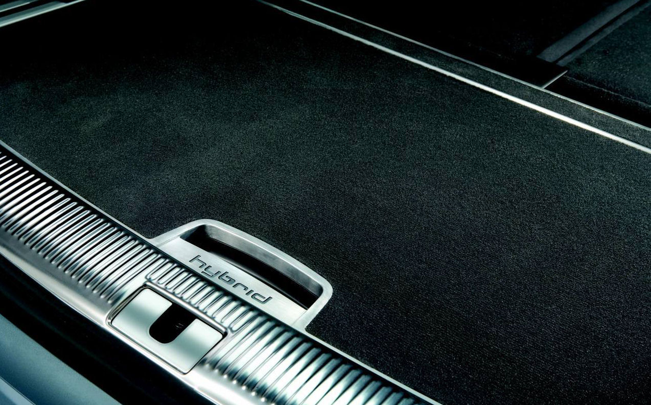 AUDI_Q7_HYBRID_CONCEPT_IN_04