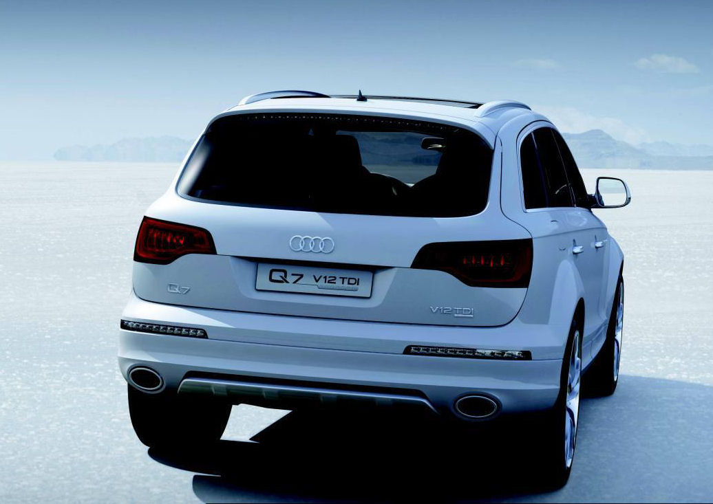 AUDI_Q7_V12_TDI_OUT_19